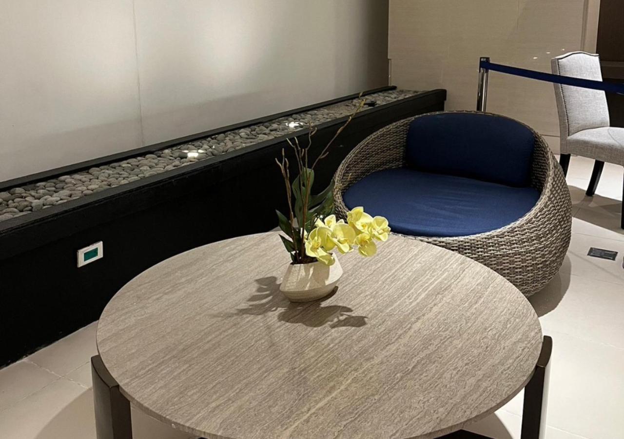 Victoria Suite At Shore Residences Pasay Exterior foto